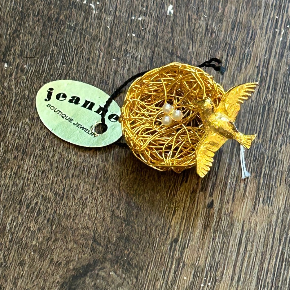Jeanne Vintage Bird Nest Brooch Faux Pearl Eggs Gold Tone Boutique Jewelry NWT